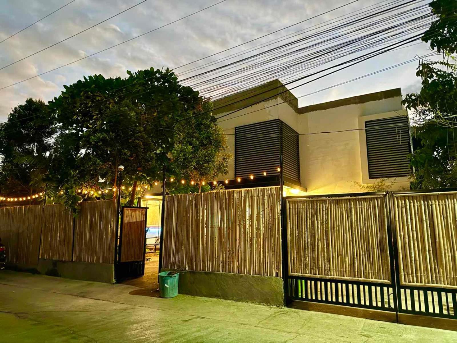 Goofy Ants Hostel Puerto Princesa Екстер'єр фото