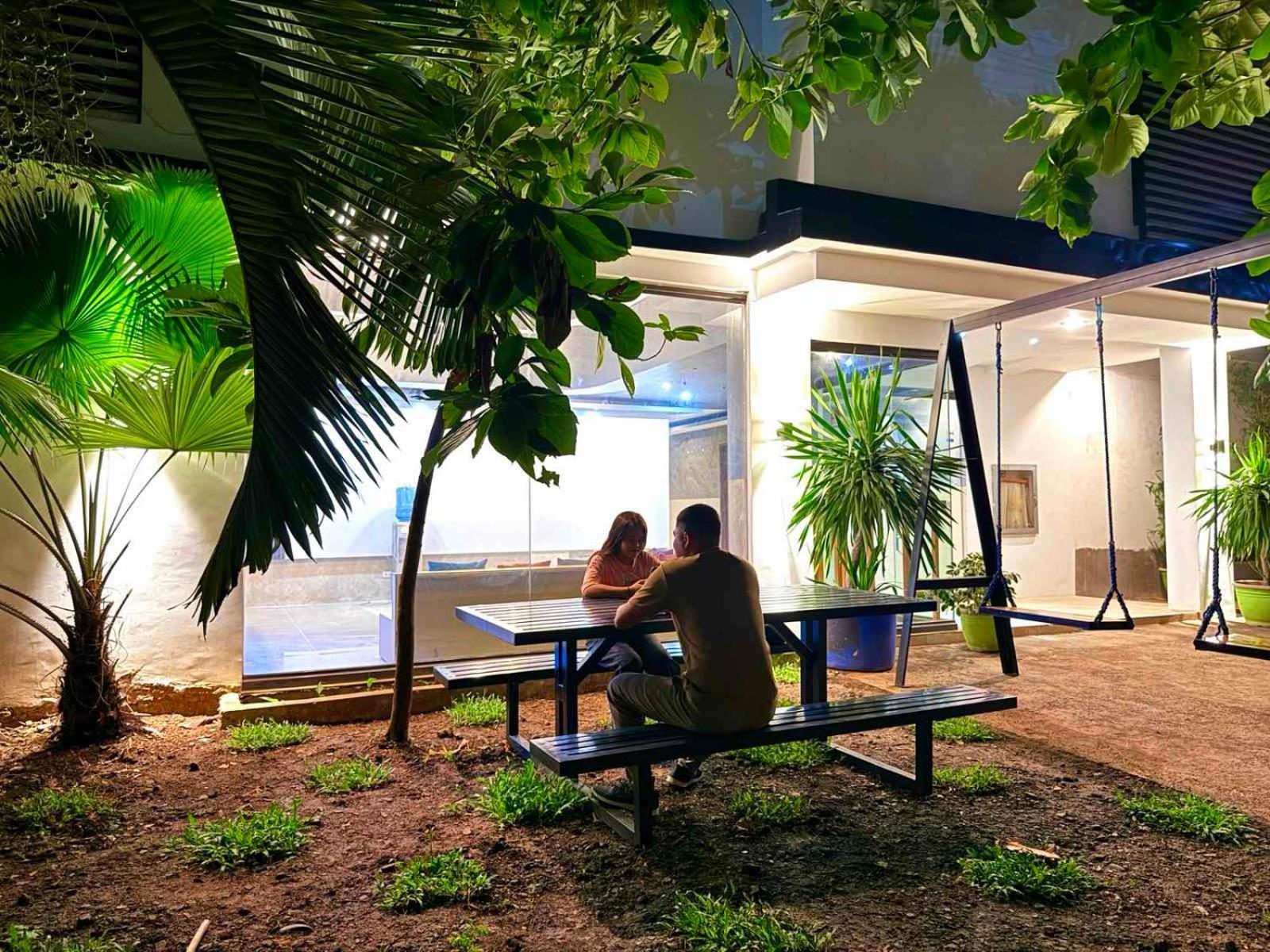 Goofy Ants Hostel Puerto Princesa Екстер'єр фото