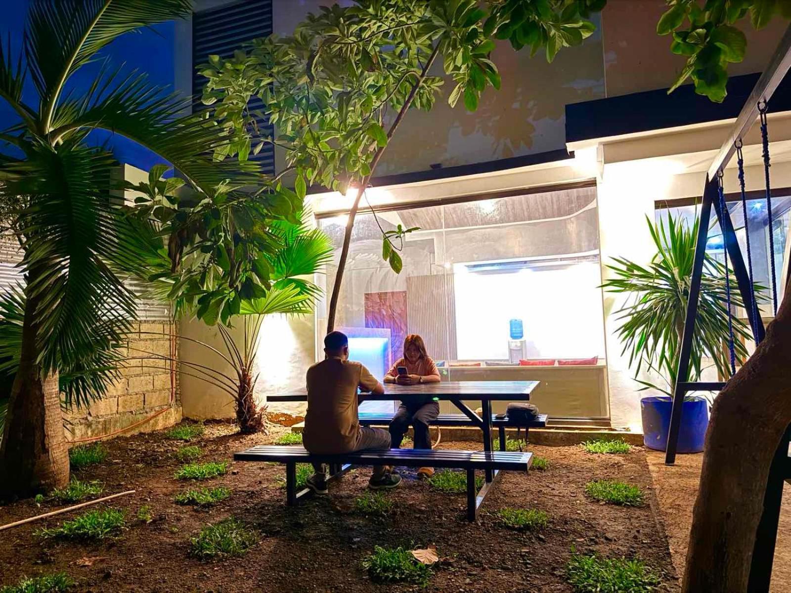 Goofy Ants Hostel Puerto Princesa Екстер'єр фото